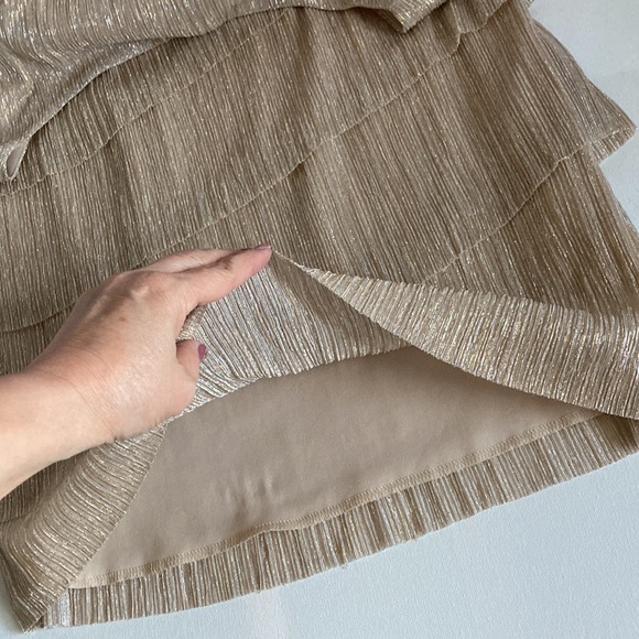 Dressbarn Collection Gold Shimmer Tier Party/Cocktail Dress Size 6 - Picture 8 of 12